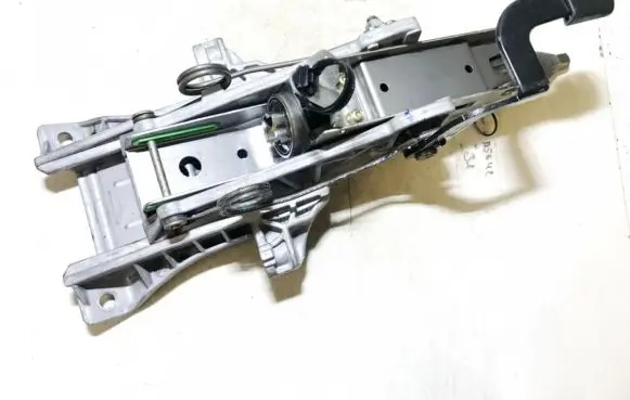 Mazda 3 I Steering wheel axle