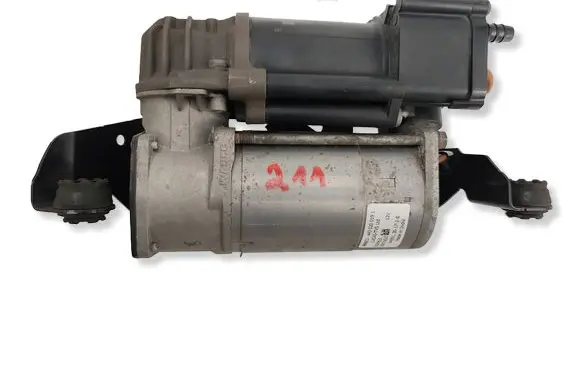 Mercedes-Benz C W205 Air suspension compressor/pump A0993200004