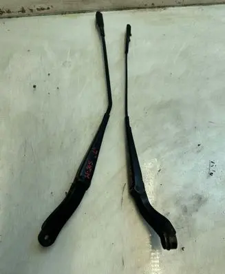 Mercedes-Benz B W245 Front wiper blade arm 3212