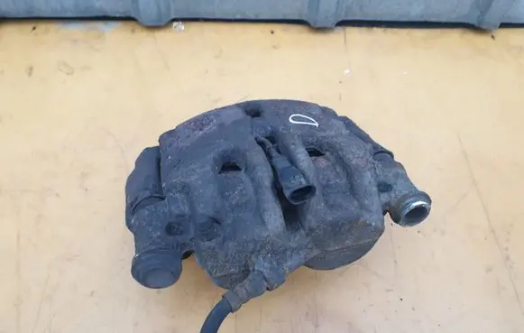 Iveco Daily 35 - 40.10 Front brake caliper 504139834