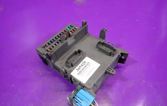 Renault Laguna II Fuse box set 8200004201E