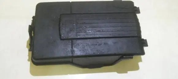Volkswagen PASSAT B6 Battery box tray cover/lid 1k0915443a