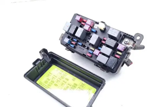 Chevrolet Aveo Fuse box set 96867762