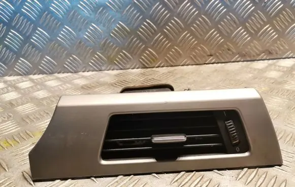 BMW 3 E90 E91 Dashboard air vent grill cover trim 9130466