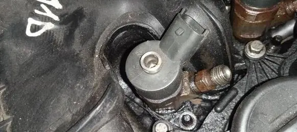 Fuel injector