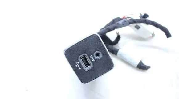 Jeep Compass USB socket connector 5XG28DX9AC