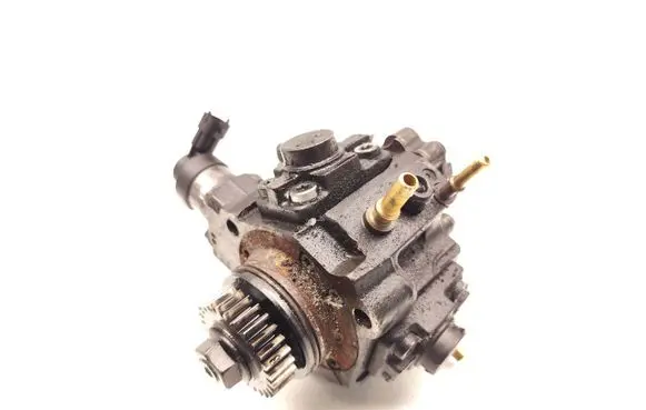 Opel Vivaro Fuel injection high pressure pump 8200912103 0445010234