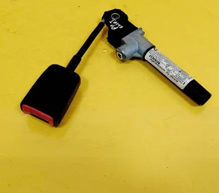 Renault Clio I Front seatbelt buckle 