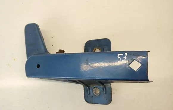 Fender mounting bracket
