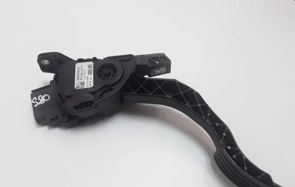 Volvo S80 Accelerator throttle pedal 6G929F836BD