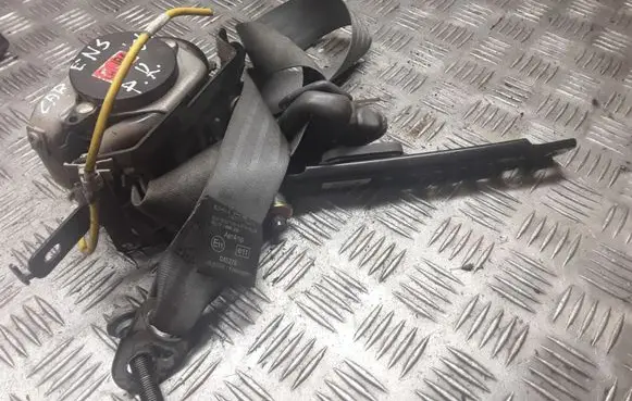 KIA Carens I Front seatbelt 045279