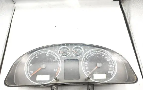 Volkswagen PASSAT B5.5 Speedometer (instrument cluster) 3B0920805A VWZ7Z0A3418426 070201163717