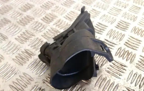 Ford Focus Air intake duct part AV619A675AD