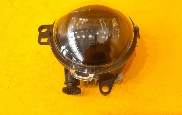Volvo S90, V90 Front fog light