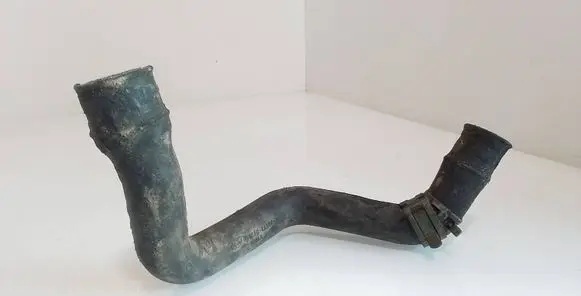 Ford Focus Breather hose/pipe XS4Q6A804BA