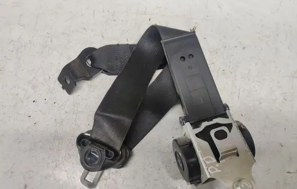 Opel Zafira B Front seatbelt