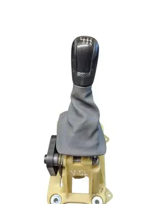 Volvo V50 Gear shifter/selector 30759589