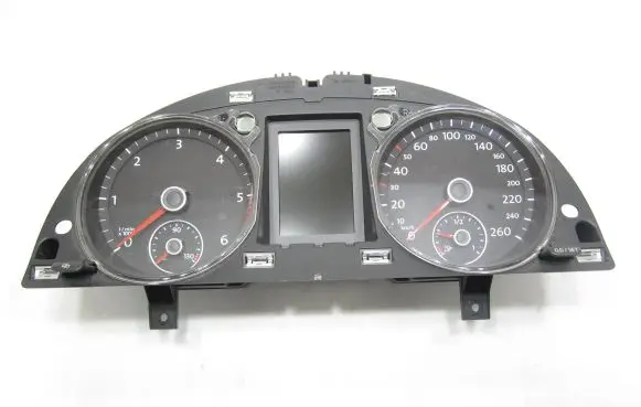 Volkswagen PASSAT B7 Speedometer (instrument cluster) 3AA920870D 017353