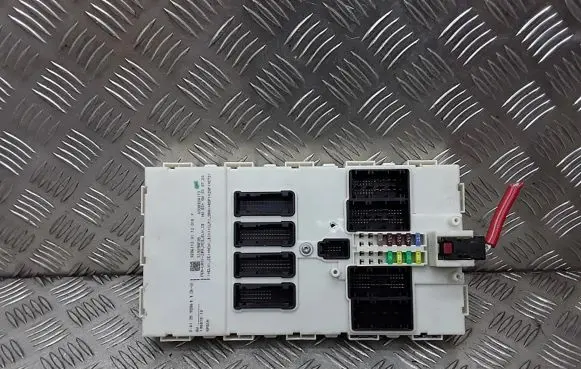 BMW 1 F20 F21 Fuse module 9286113
