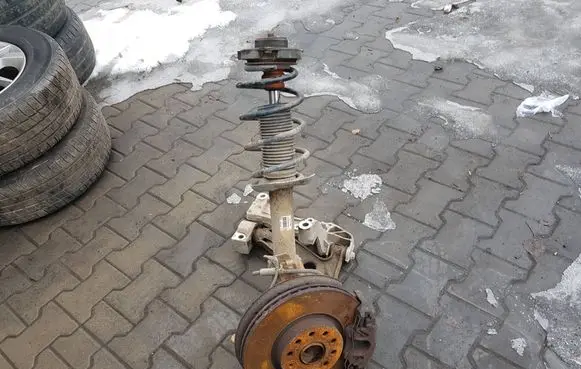 Volkswagen Golf V Front wheel hub spindle knuckle 