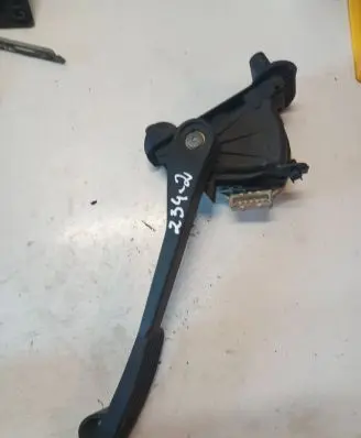 Volvo S80 Accelerator throttle pedal 9496821
