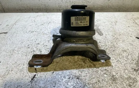 Volvo XC60 Engine mount bracket 8G9N6F012BB G2517002