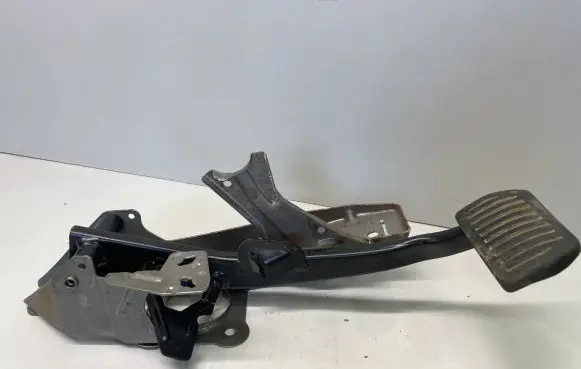 Volvo XC60 Brake pedal 31302350