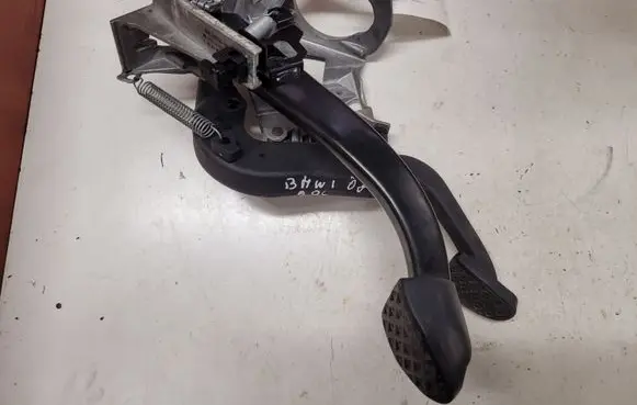 BMW 1 E81 E87 Pedal assembly 35316762250 67871110 42322503
