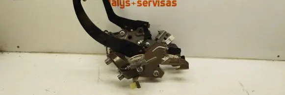 Subaru Legacy Pedal assembly 