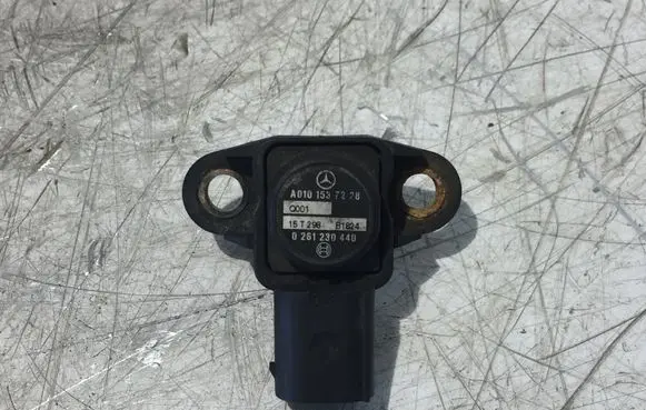 Mercedes-Benz Sprinter W906 Air pressure sensor A0101537228 0261230440