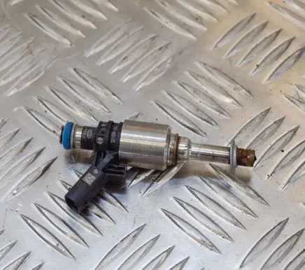 Audi Q3 8U Fuel injector 06H906036G 0261500076