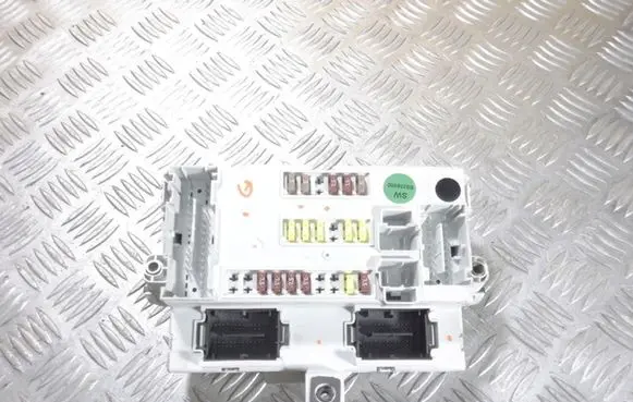Fiat 500L Fuse module 116RI000030 52056773