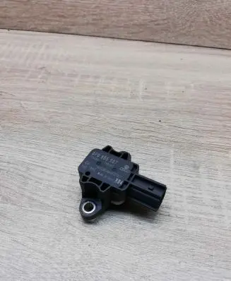 Audi A3 S3 8P Airbag deployment crash/impact sensor 8P0955557