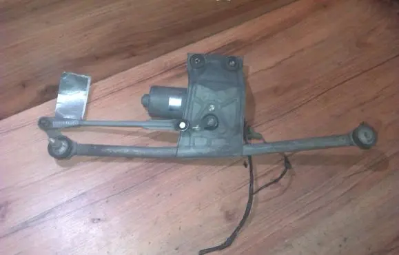 Ford Fiesta Front wiper linkage and motor 96fg17504ab