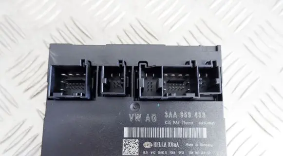 Volkswagen PASSAT B7 Comfort/convenience module 3AA959433