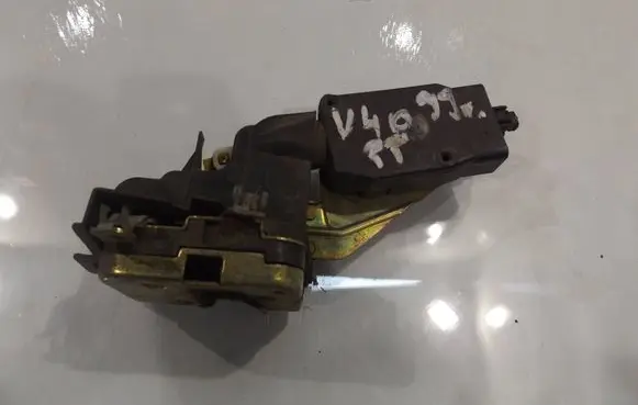 Volvo S40 Front door lock 