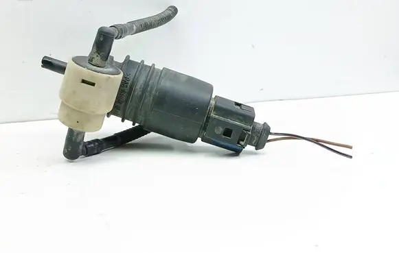 Audi A4 S4 B5 8D Windscreen/windshield washer pump