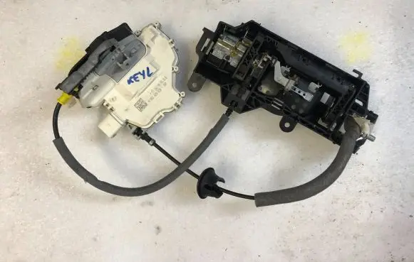 Audi Q5 SQ5 Coupe door lock (next to the handle) 4G0839016H 80A837812