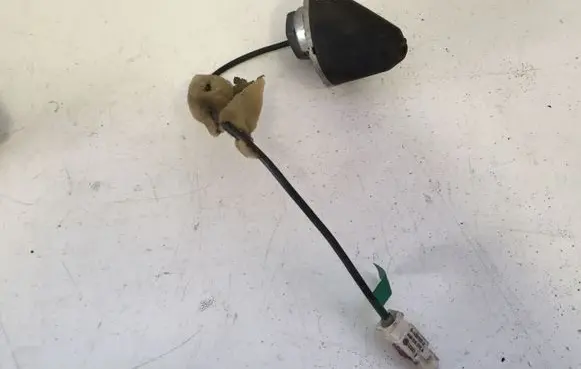 Volkswagen Golf V Aerial GPS antenna 1K0035501