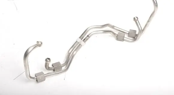 BMW 4 F32 F33 Fuel injector supply line/pipe 