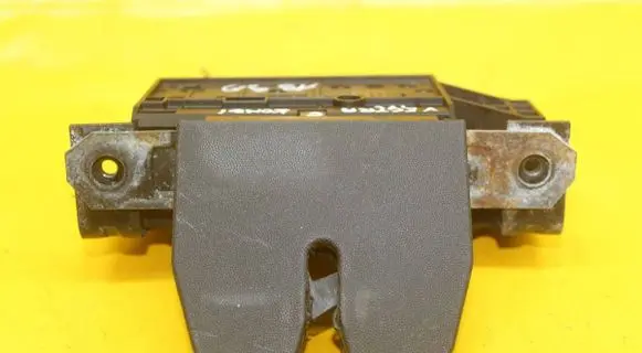 Opel Vectra C Tailgate/trunk/boot lock/catch/latch 495072894 13185566