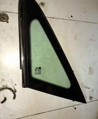 Opel Zafira B Front triangle window/glass 