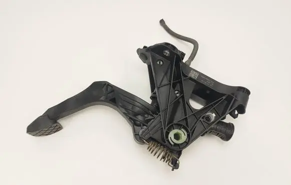 Volkswagen Tiguan Clutch pedal 5Q2721059HD