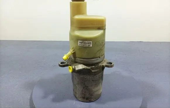 Volvo S40 Power steering pump 31329251AA