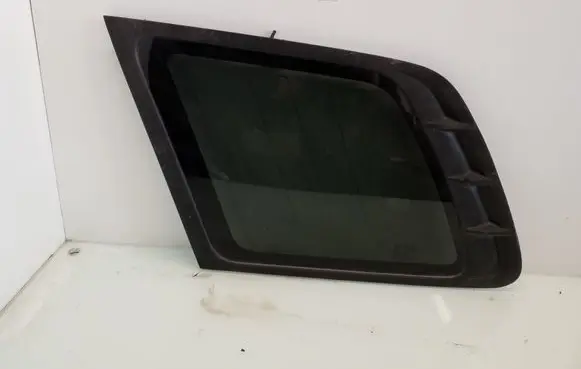 Hyundai Santa Fe Rear vent window glass 43R000050