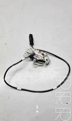 Citroen DS7 Crossback Engine bonnet/hood lock/catch 9676343880