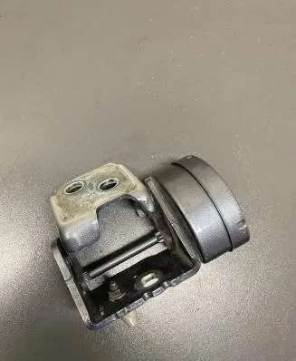 Mazda 3 I Rear door lower hinge