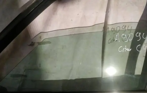 Citroen C4 Grand Picasso Front door window glass four-door