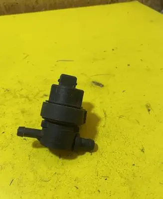 Mercedes-Benz C W203 Turbo solenoid valve 0004703593
