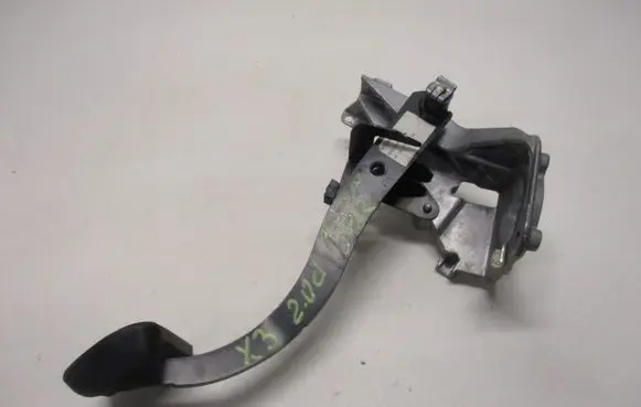 BMW X3 E83 Brake pedal 676693
